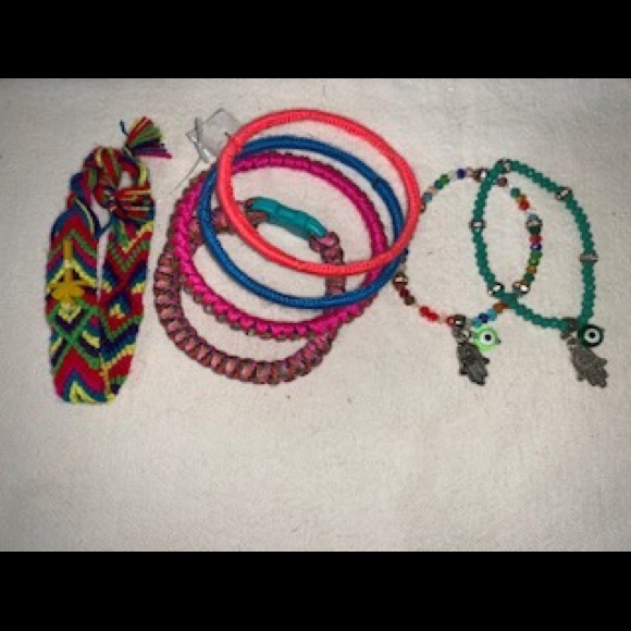 Accessory Assortment - Picture 2 of 6